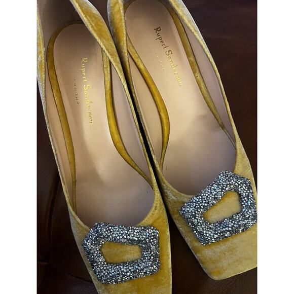 NEW Rupert Sanderson Naxos Velvet Pump In Daffodil In Yellow 40 - Picture 3 of 5